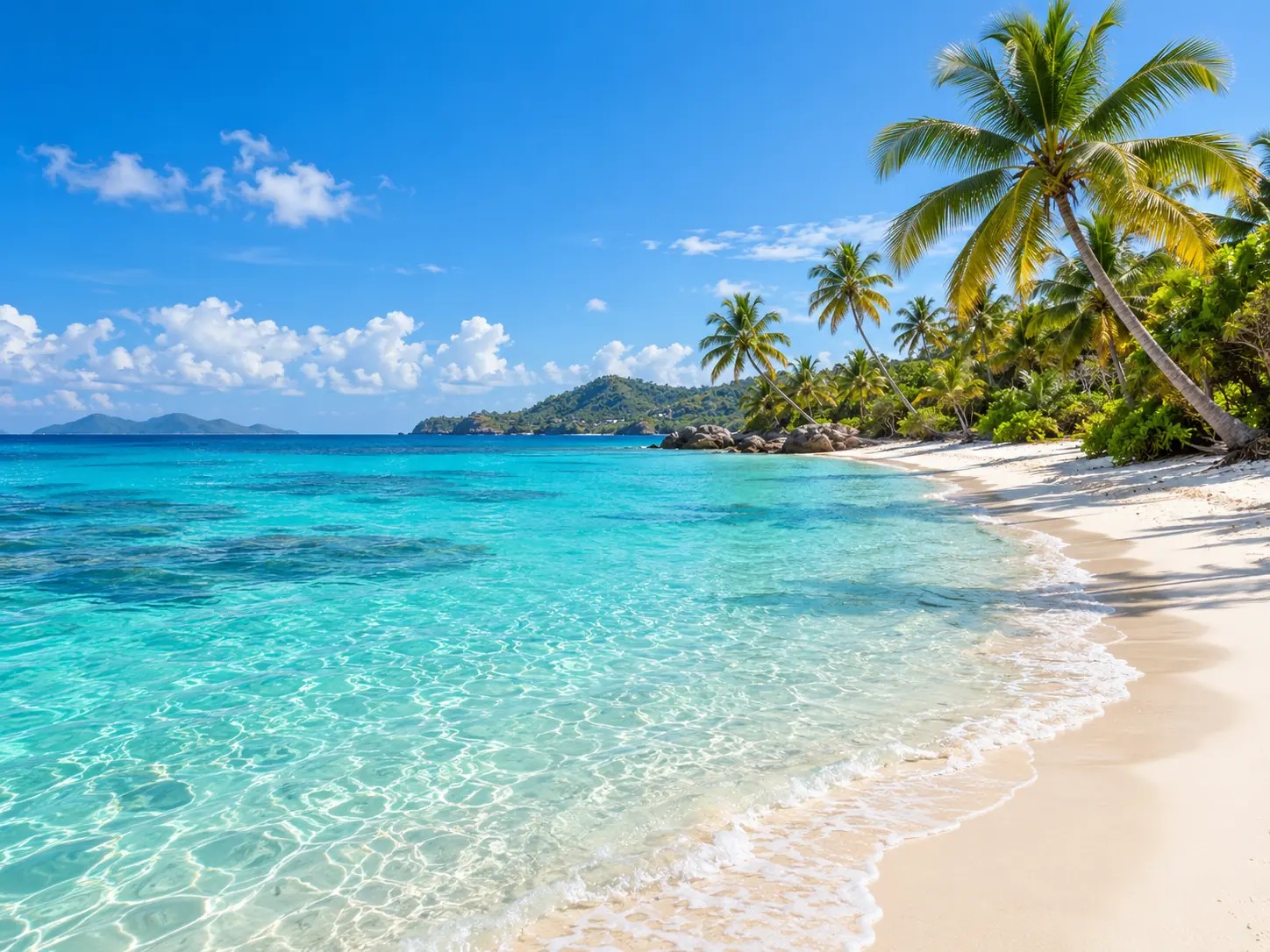 Playa caribeña de arena blanca y agua turquesa