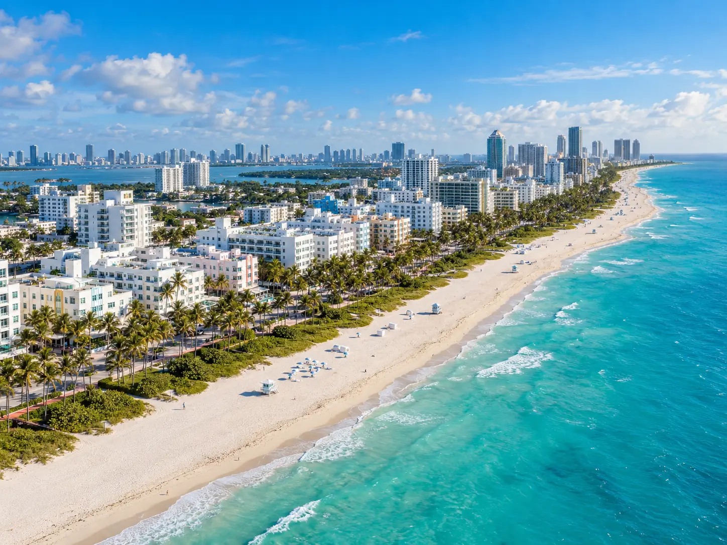 Vista aérea de la costa de Miami Beach, Estados Unidos
